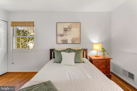Bedroom - 6703 Norview Ct, Springfield, VA 22152 photo 5 of 12