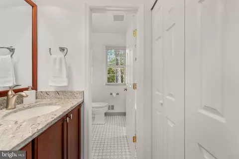 Bath - 6703 Norview Ct, Springfield, VA 22152 photo 3 of 4