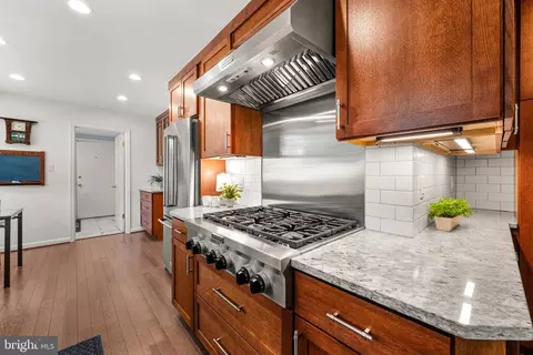 Kitchen - 6703 Norview Ct, Springfield, VA 22152 photo 4 of 4