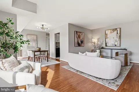 8001 Chanute Pl #12, Falls Church, VA 22042