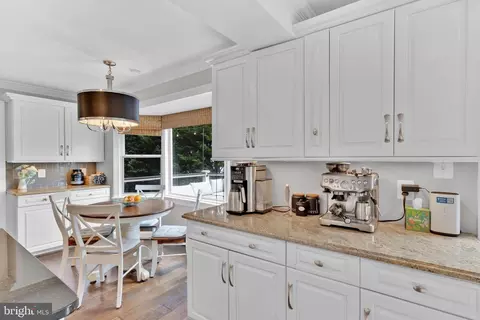Kitchen - 1502 Chain Bridge Ct, Mclean, VA 22101 photo 4 of 6