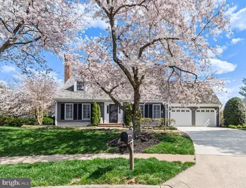 Exterior - 1502 Chain Bridge Ct, Mclean, VA 22101 photo 3 of 20