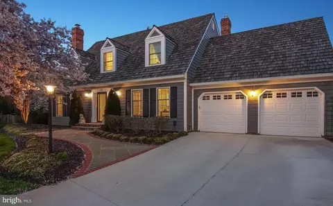Exterior - 1502 Chain Bridge Ct, Mclean, VA 22101 photo 6 of 20