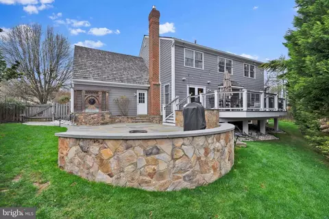 Exterior - 1502 Chain Bridge Ct, Mclean, VA 22101 photo 9 of 20