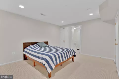 Bedroom - 1502 Chain Bridge Ct, Mclean, VA 22101 photo 6 of 6