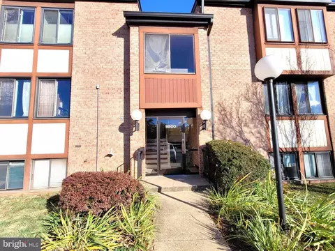 9800 Kingsbridge Dr #2, Fairfax, VA 22031