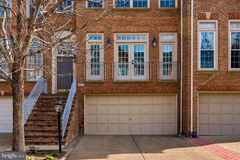 1807 Brentridge St, Vienna, VA 22182
