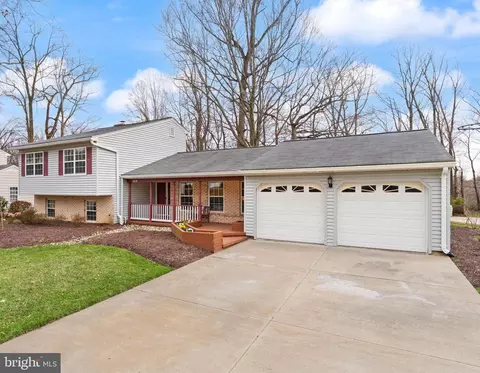 6027 Ridge Ford Dr, Burke, VA 22015
