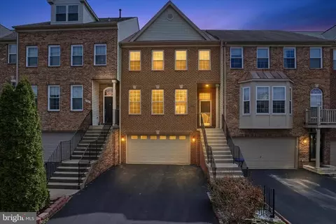 12409 Casbeer Dr, Fairfax, VA 22033