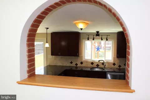 Entry Way - 6809 Ruskin St, Springfield, VA 22150 photo 1 of 4