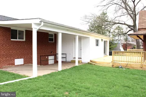 Exterior - 6809 Ruskin St, Springfield, VA 22150 photo 5 of 11