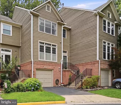 1232 Weatherstone Ct, Reston, VA 20194 photo 3