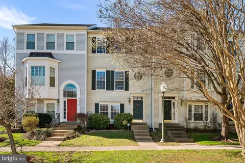 4118 Fountainside Ln, Fairfax, VA 22030