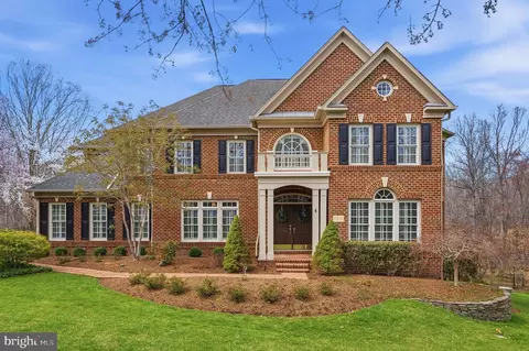 11317 Walnut Creek Ct, Oakton, VA 22124