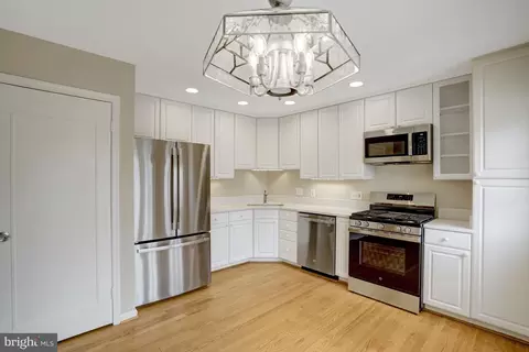 Kitchen - 8523 Lakinhurst Ln, Springfield, VA 22152 photo 1 of 5
