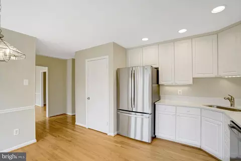 Kitchen - 8523 Lakinhurst Ln, Springfield, VA 22152 photo 5 of 5