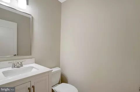 Bath - 8523 Lakinhurst Ln, Springfield, VA 22152 photo 2 of 6