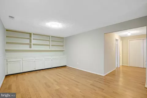 Living - 8523 Lakinhurst Ln, Springfield, VA 22152 photo 7 of 9