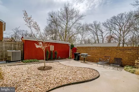 Exterior - 8523 Lakinhurst Ln, Springfield, VA 22152 photo 5 of 11