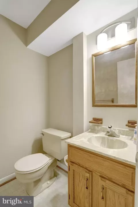 Bath - 8523 Lakinhurst Ln, Springfield, VA 22152 photo 6 of 6
