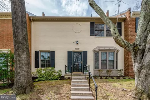 Exterior - 8523 Lakinhurst Ln, Springfield, VA 22152 photo 11 of 11