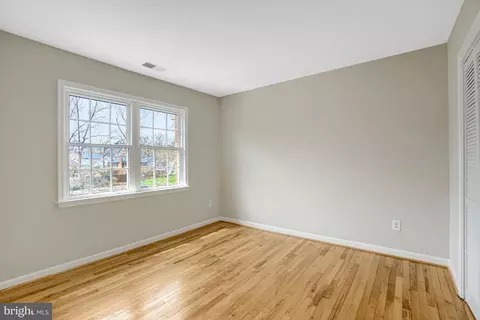 Bedroom - 8523 Lakinhurst Ln, Springfield, VA 22152 photo 9 of 12