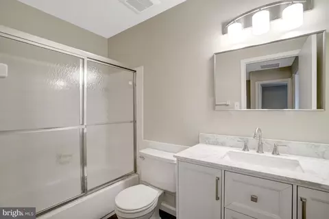 Bath - 8523 Lakinhurst Ln, Springfield, VA 22152 photo 5 of 6