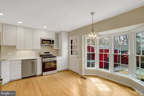 Kitchen - 8523 Lakinhurst Ln, Springfield, VA 22152 photo 3 of 5