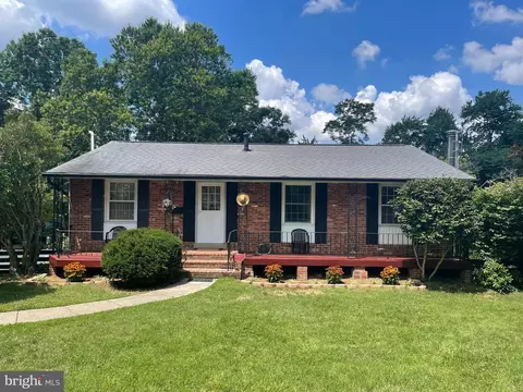 6434 Carriage Dr, Alexandria, VA 22310