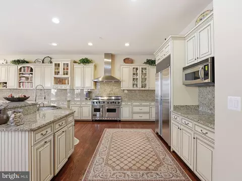 Kitchen - 1467 Evans Farm Dr, Mclean, VA 22101 photo 3 of 6