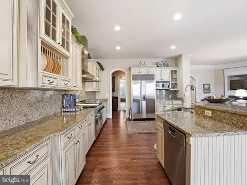 Kitchen - 1467 Evans Farm Dr, Mclean, VA 22101 photo 4 of 6