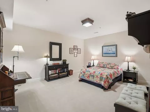 Bedroom - 1467 Evans Farm Dr, Mclean, VA 22101 photo 5 of 6