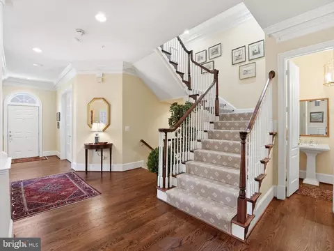 Entry Way - 1467 Evans Farm Dr, Mclean, VA 22101 photo 2 of 8