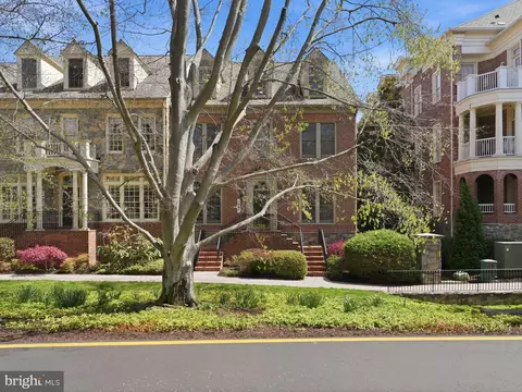Exterior - 1467 Evans Farm Dr, Mclean, VA 22101 photo 3 of 5
