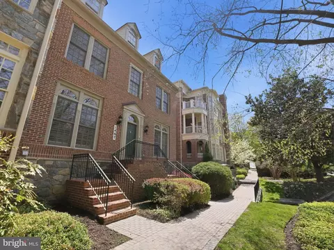 Exterior - 1467 Evans Farm Dr, Mclean, VA 22101 photo 2 of 5