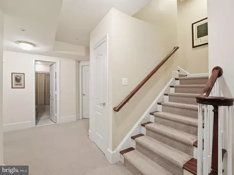 Entry Way - 1467 Evans Farm Dr, Mclean, VA 22101 photo 6 of 8