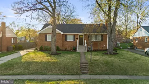 3404 Haven Pl, Falls Church, VA 22041