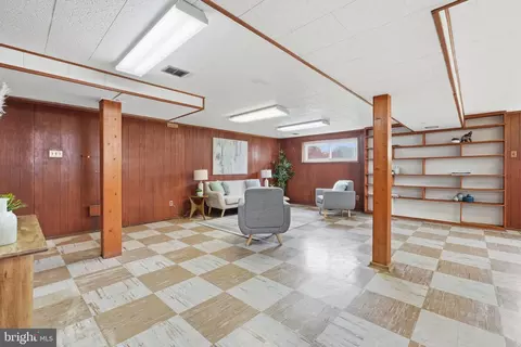 Living - 8110 Carrick Ln, Springfield, VA 22151 photo 7 of 7