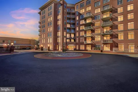 4490 Market Commons Dr #110, Fairfax, VA 22033