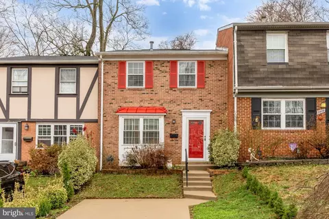 7807 Snead Ln, Falls Church, VA 22043