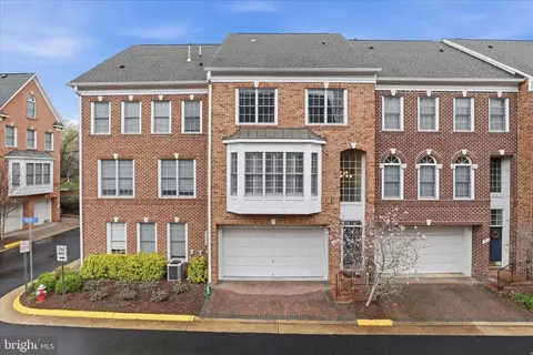 6816 Rigby Ln, Mclean, VA 22101