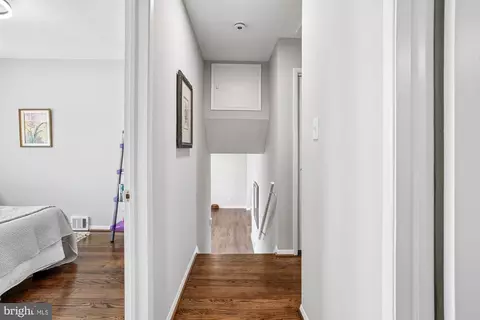 Entry Way - 7318 Chatham St, Springfield, VA 22151 photo 3 of 4