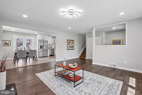 Living - 7318 Chatham St, Springfield, VA 22151 photo 3 of 4