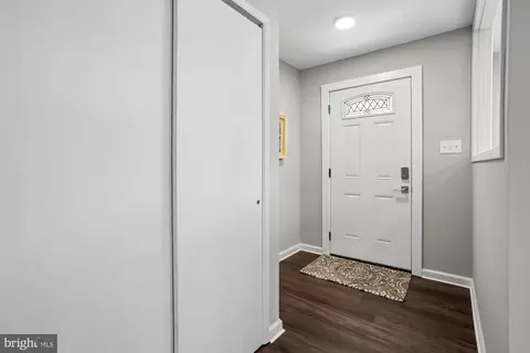 Entry Way - 7318 Chatham St, Springfield, VA 22151 photo 1 of 4