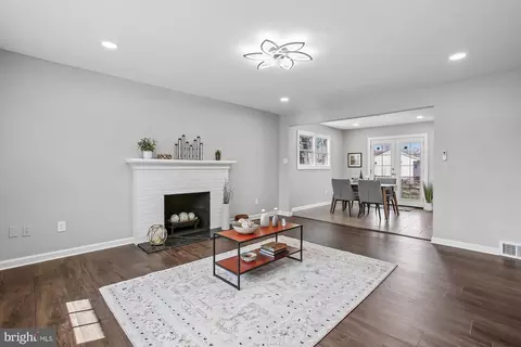 Living - 7318 Chatham St, Springfield, VA 22151 photo 4 of 4