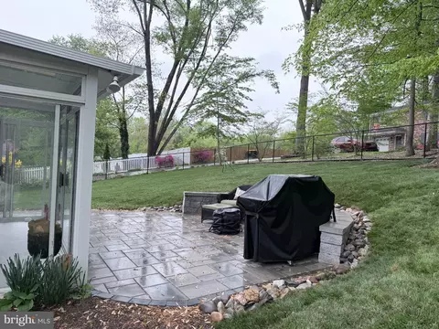 Exterior - 8615 Kerry Ln, Springfield, VA 22152 photo 5 of 5