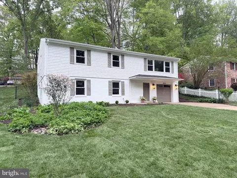 8615 Kerry Ln, Springfield, VA 22152
