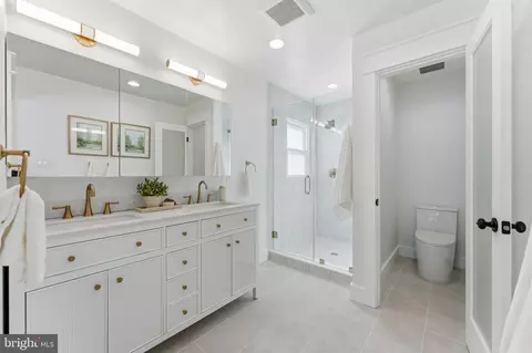 Bath - 8615 Kerry Ln, Springfield, VA 22152 photo 1 of 9