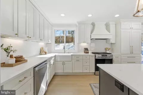 Kitchen - 8615 Kerry Ln, Springfield, VA 22152 photo 2 of 2