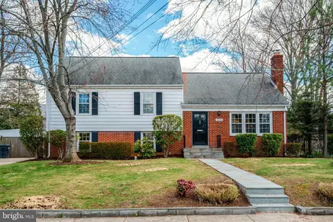 1012 Croton Dr, Alexandria, VA 22308